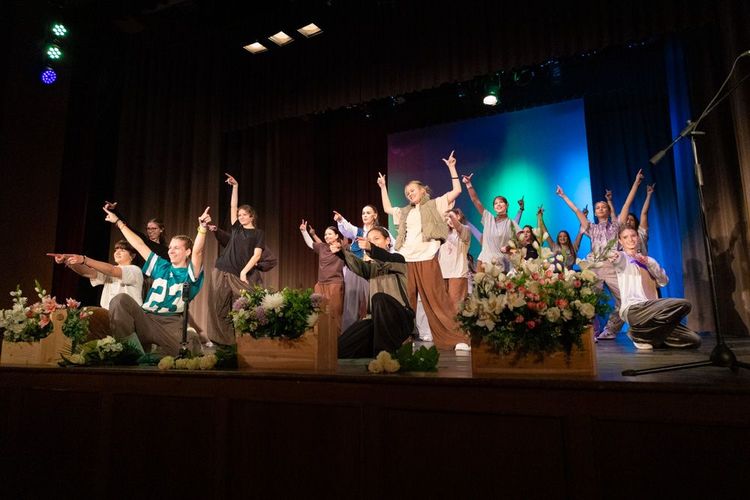 Idén is felkerültek a szalagok