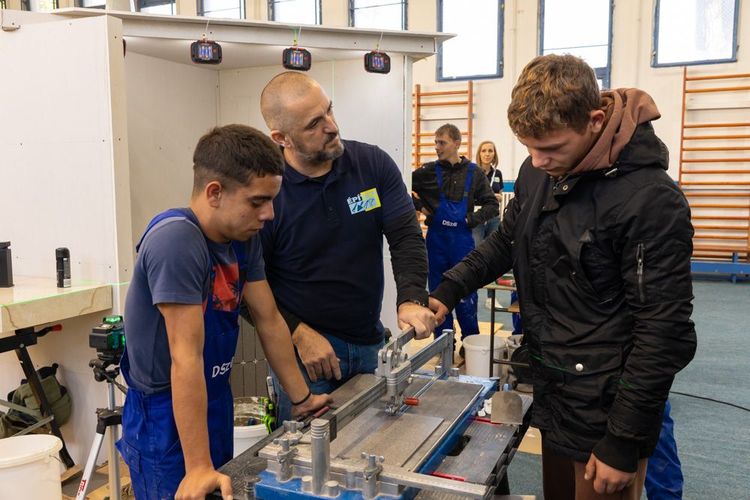 Iskolánk október 17-én tartotta első nyílt napját