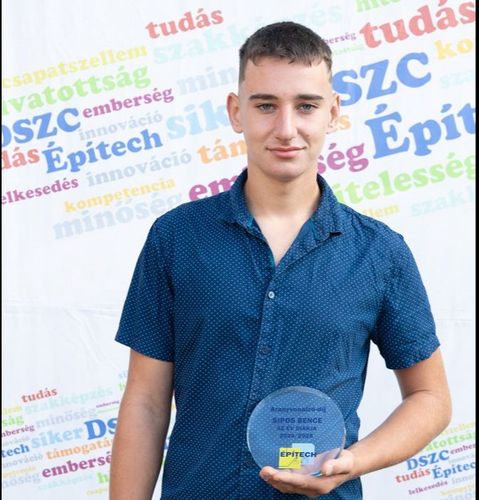 Kiosztottuk az elmúlt tanév Aranyvonalzó-díjait
