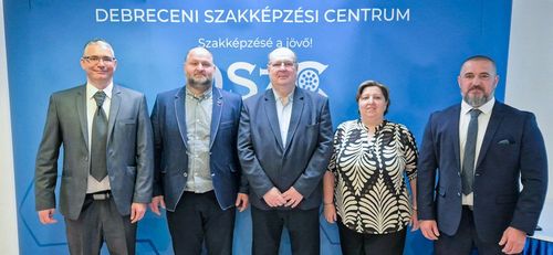 DSZC_ped_nap_dijazottak.jpg